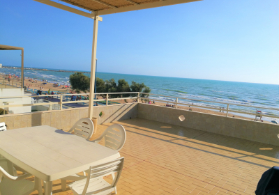 Casa Vacanze Villetta Bivani Con Terrazza Fronte Mare